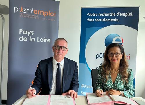 Signature de la convention régionale Pôle emploi Prism'emploi par P. Vinet et Martine Chong-Wa Numéric